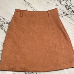Haute Monde High-Waisted Faux Suede Mini Skirt‎